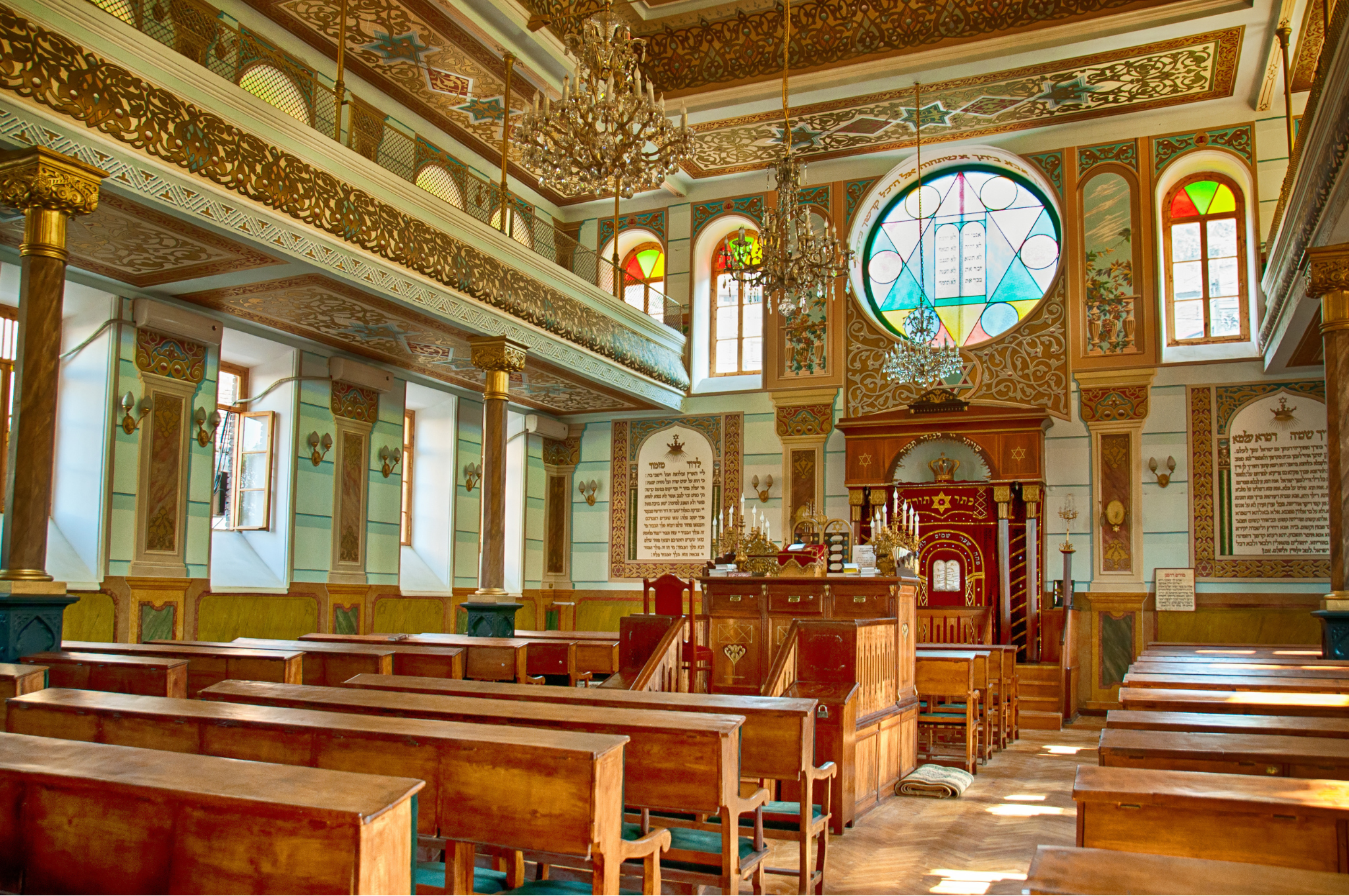 why synagogues and places of worship need glass security